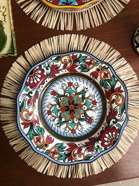 Red Vine Dinner and Salad Plate Set