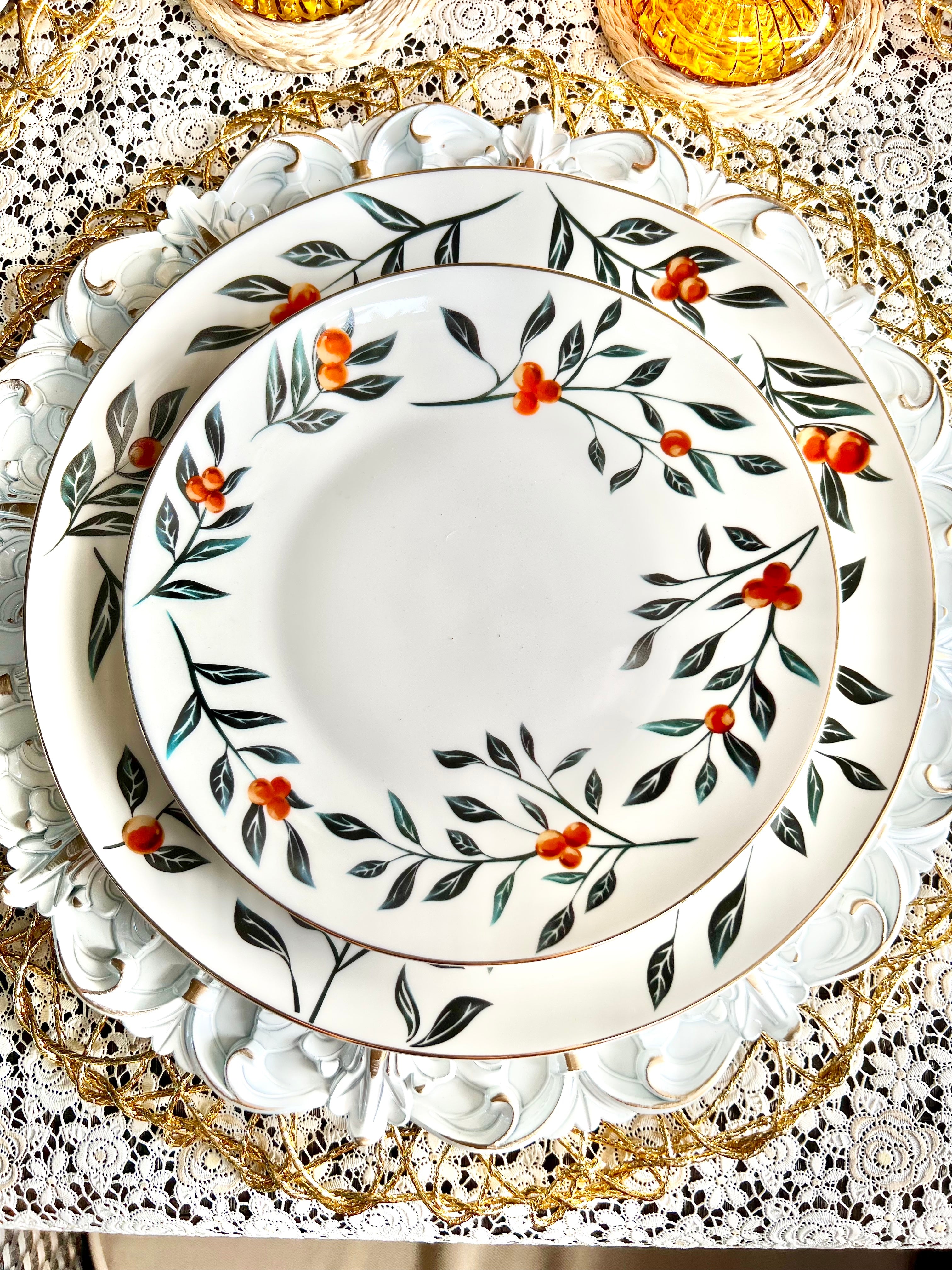 Berry Dinner and Salad Plate Set