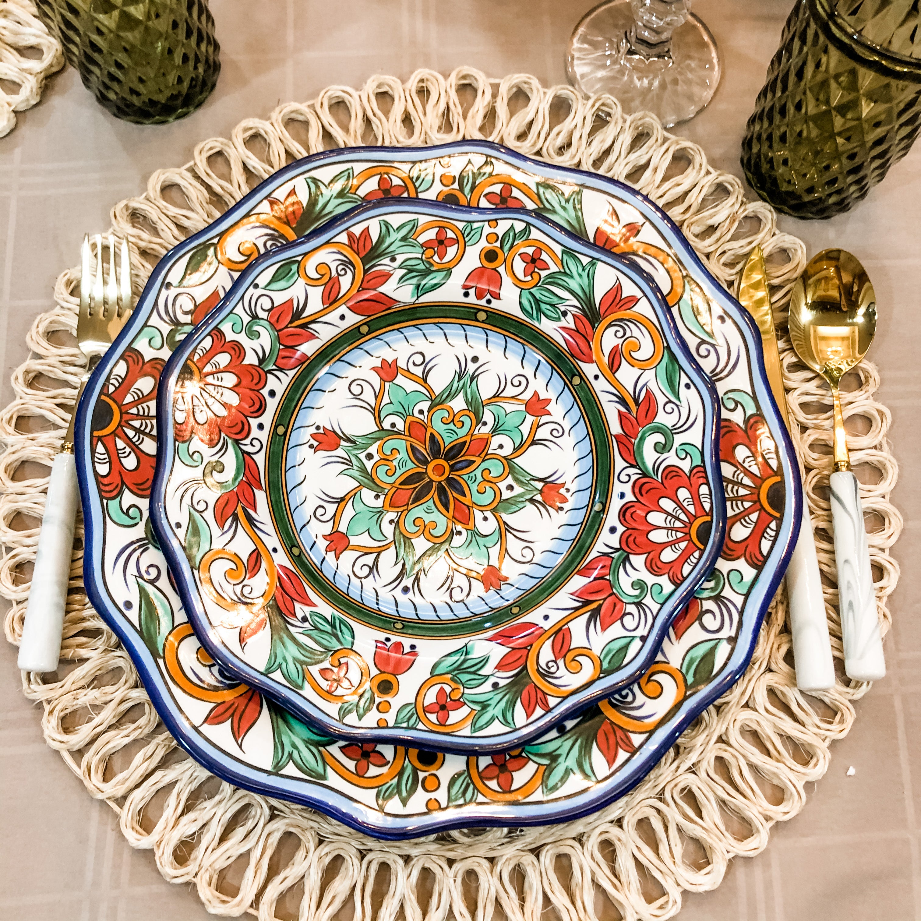 Red Vine Dinner and Salad Plate Set