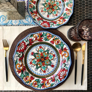 Red Vine Dinner and Salad Plate Set