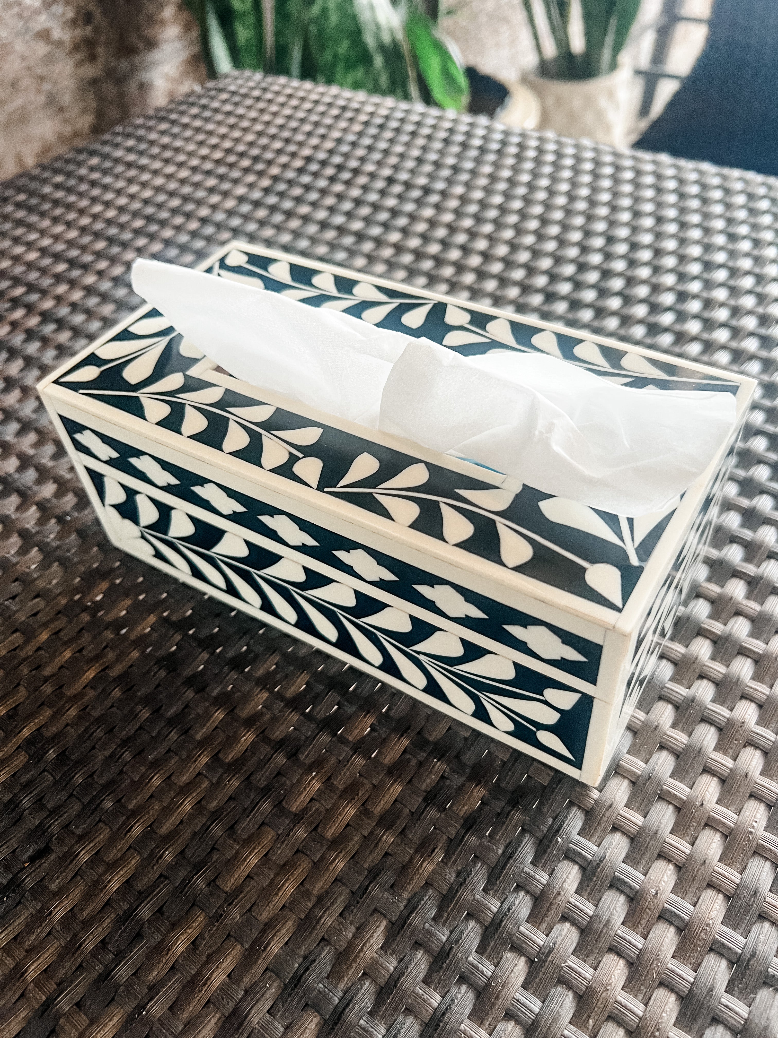 Riyazi Resin Tissue Box